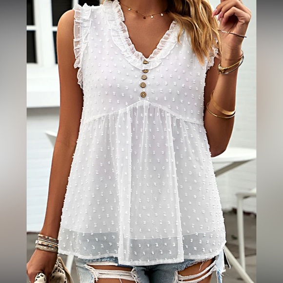 White sleeveless top - Picture 5 of 6